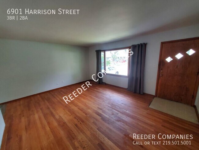 Building Photo - Spacious 3 bed 1,75 bath with HUGE basement