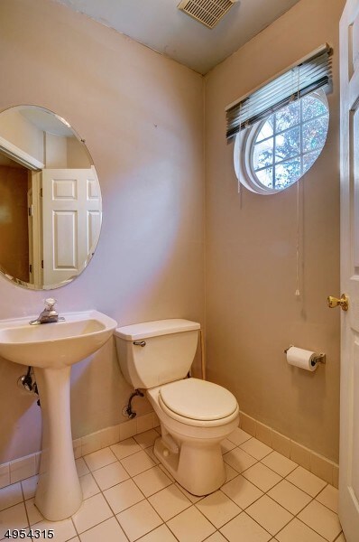 Building Photo - 32 Angela Way