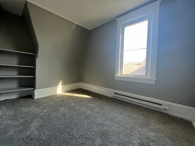 Building Photo - Gorgeous 5 bedroom home in Minneapolis!