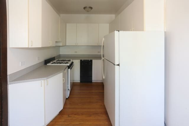 Foto del edificio - 824 W Waveland Ave