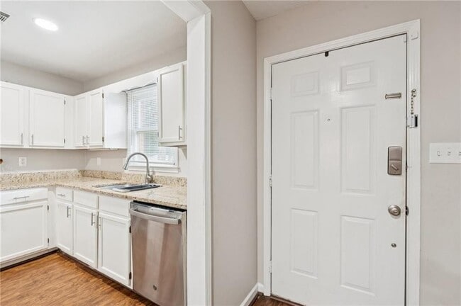 Foto del edificio - 2926 Webb Bridge Rd