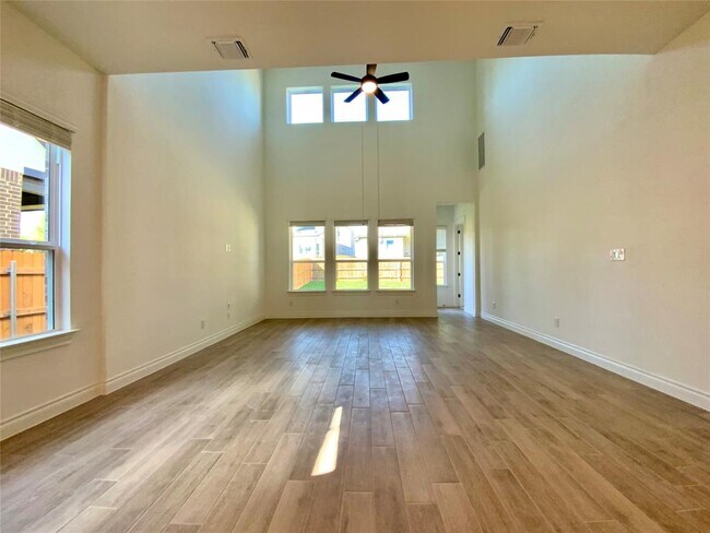 Foto del edificio - 358 Darley Oak Dr