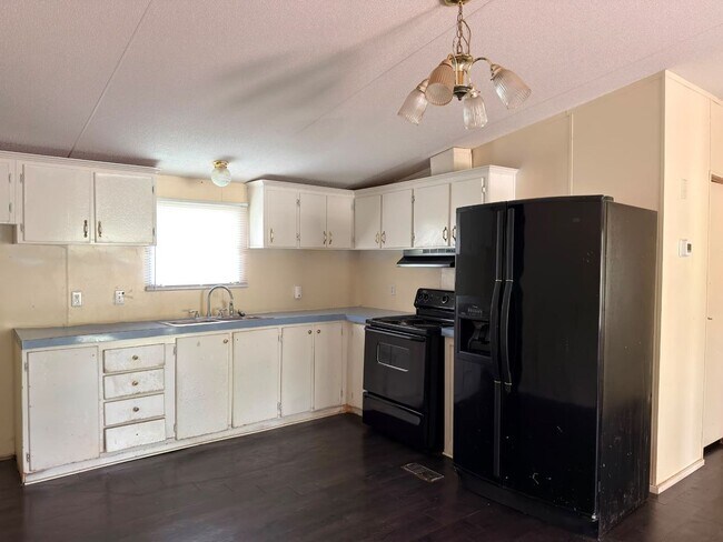 Foto del edificio - 8607 Burleson Manor Rd