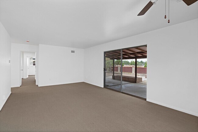 Foto del edificio - Single level home in San Carlos