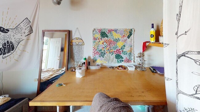 Foto del edificio - 3 Bedroom 3 Bathroom House W/ Large Yard, Near Cal Poly, Available This Summer!