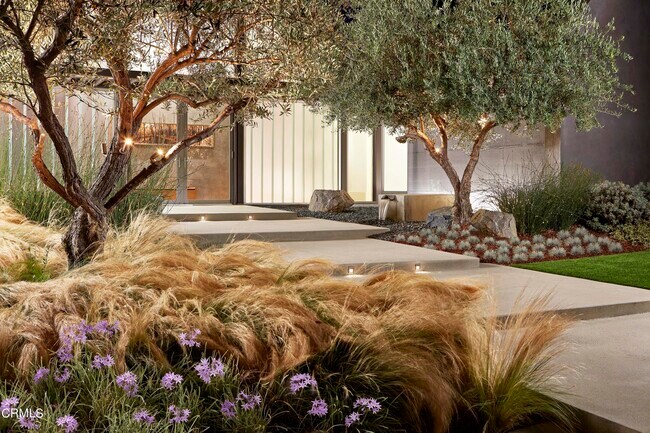 Foto del edificio - 561 Woodland Rd