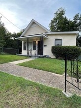 Building Photo - 2110 Luverne St
