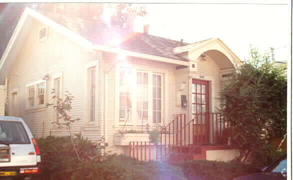 Foto del edificio - 552-554 Palace Ct