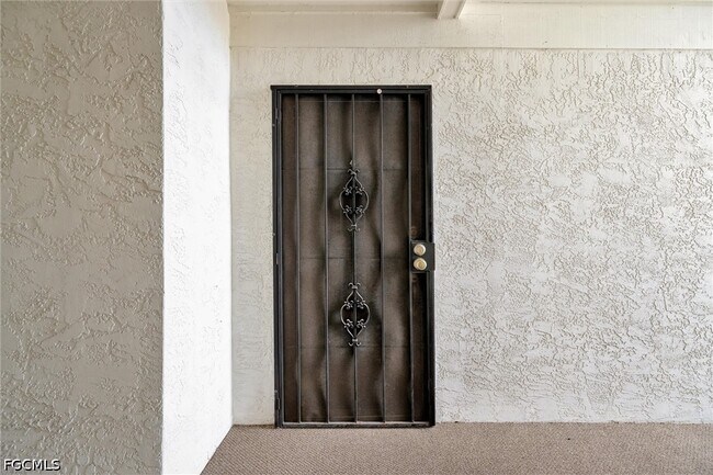 Foto del edificio - 8110 S Woods Cir