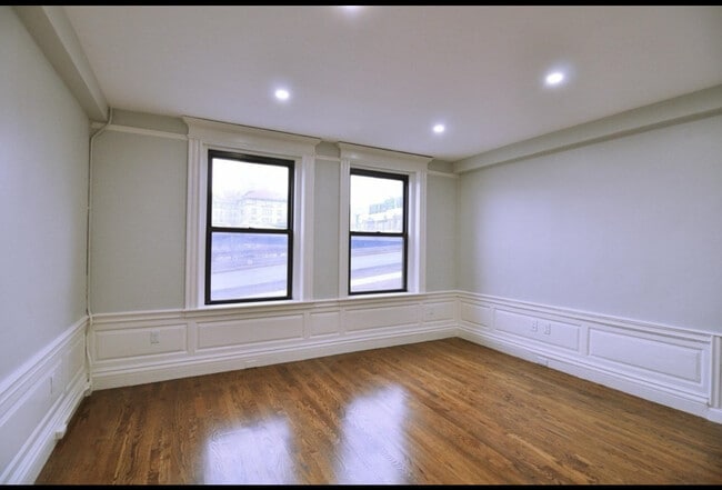 Building Photo - 464 Commonwealth Ave