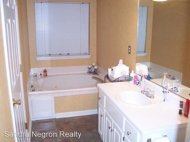 Foto del edificio - 3 br, 2 bath House - 341 Alex Ln
