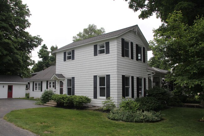 Building Photo - 417 S Main St