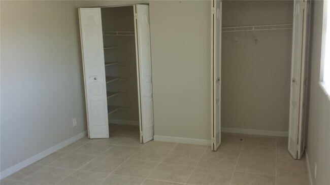 Building Photo - 250 Layne Blvd