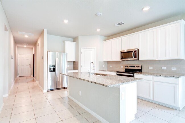 Building Photo - 521 Mossy Rock Dr