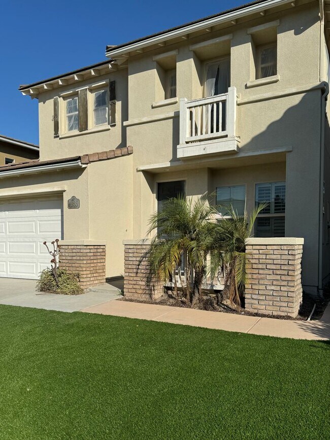 Building Photo - 4 Bedroom + Utility Room / 3.5 Bath Home F...
