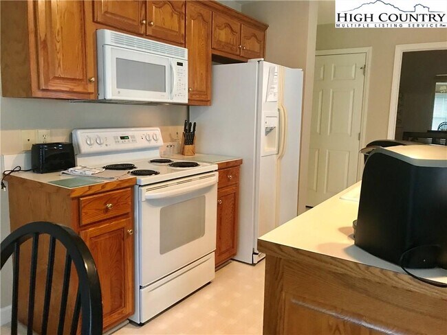 Building Photo - 155 Birkdale Ct