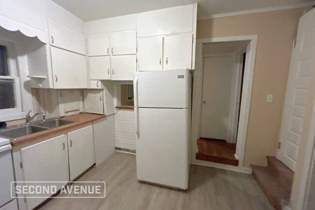 Building Photo - 208 S Thomas Ave