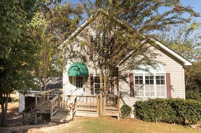 Building Photo - 1004 Roselawn Dr