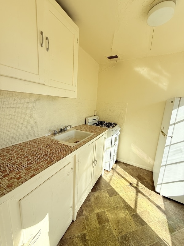 Photo - 3274 East Benson Hwy - 4