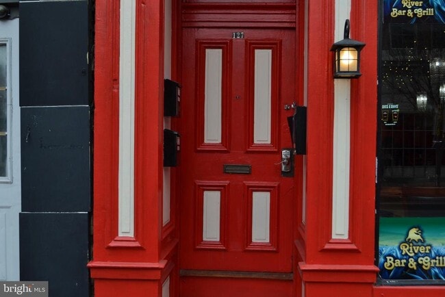 Building Photo - 127 N Market St