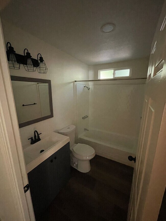 Building Photo - 3 bed 2 bath manufactured home, upper Maga...
