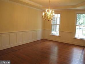 Foto del edificio - 9421 Falls Rd