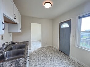 Building Photo - 421 Cumming Ave