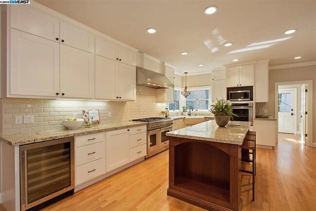 Foto del edificio - 1475 Vine Ln
