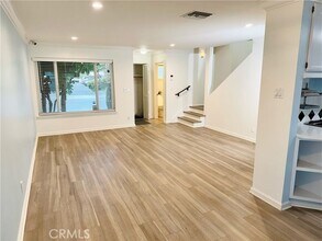 Building Photo - 11138 Aqua Vista St