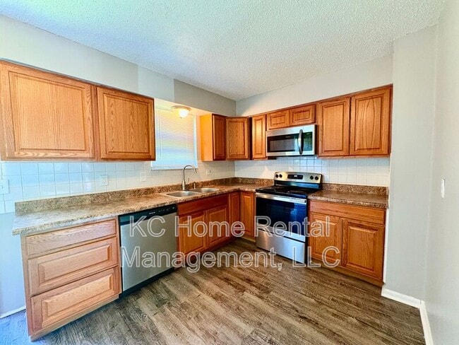 Building Photo - 513 N Troost St