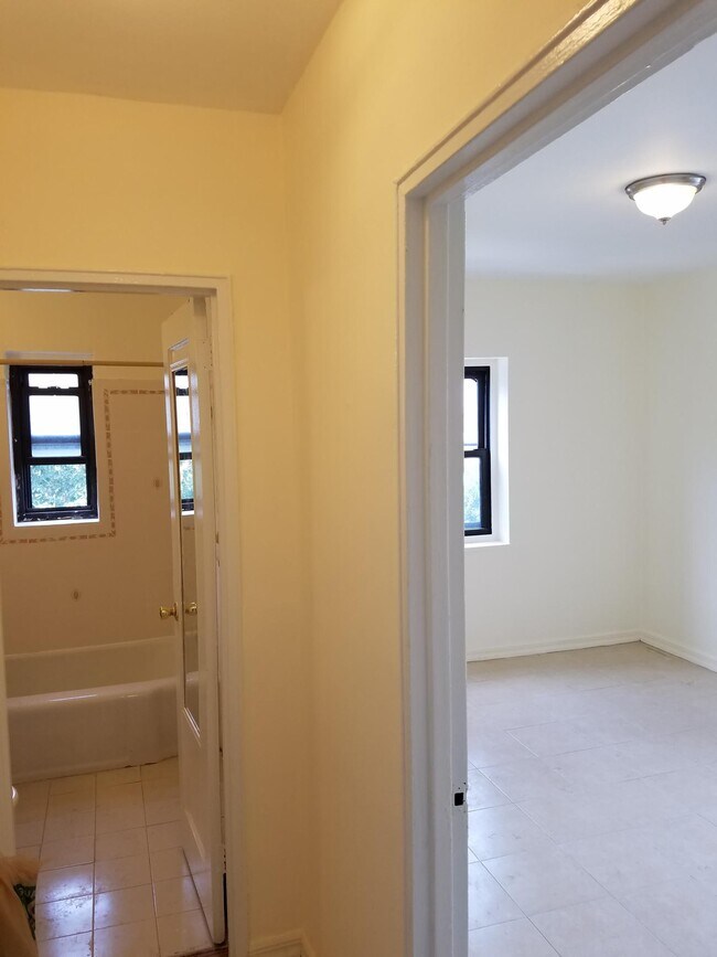 Foto del edificio - 7702 34th Ave