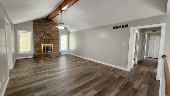Foto del edificio - Lake Sherwood Executive 4BR, 3BTH home in Washburn Rural Schools!
