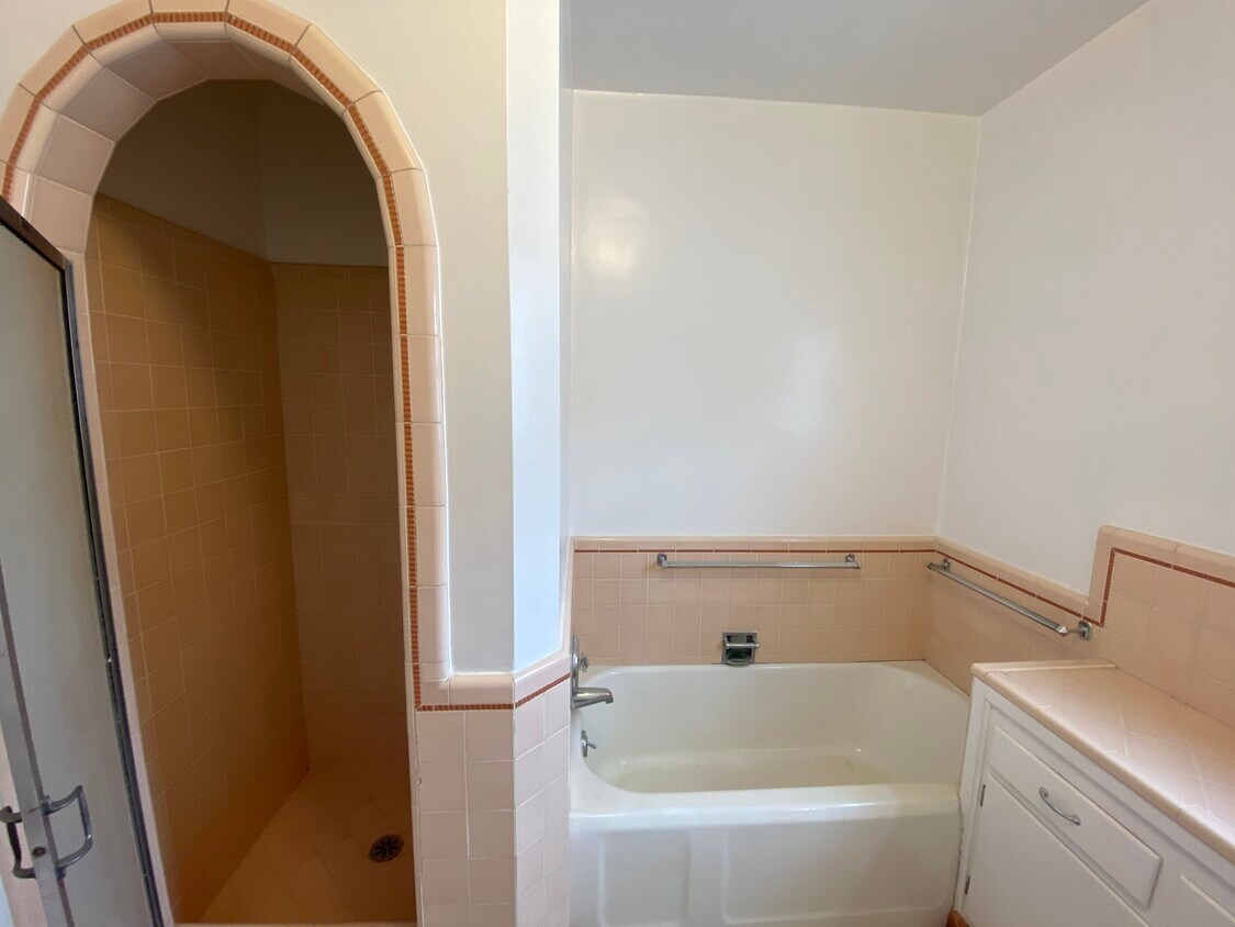 Primary Photo - 3820 Hepburn Ave