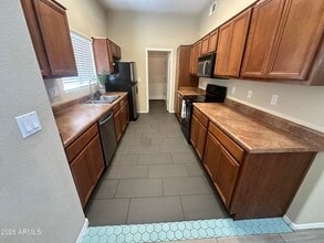 Building Photo - 8009 W Beck Ln