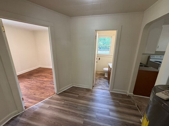 Building Photo - Statesville West - 2BR/1BA
