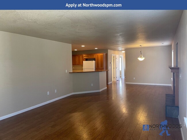 Building Photo - 55 Plus Community-Very Nice 2 Bedroom 2 Ba...