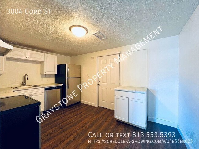 Foto del edificio - Don't miss out this beautiful 4 bedroom 2 ...
