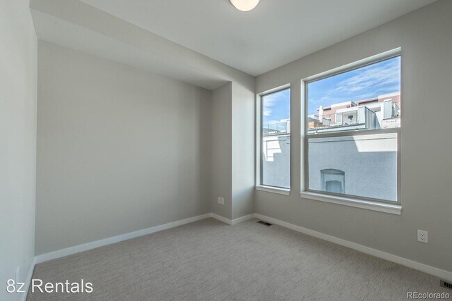 Building Photo - 2 br, 4 bath House - 3020 Zuni St #3