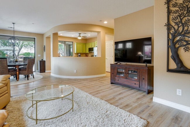 Building Photo - 2501 W Myopia Dr