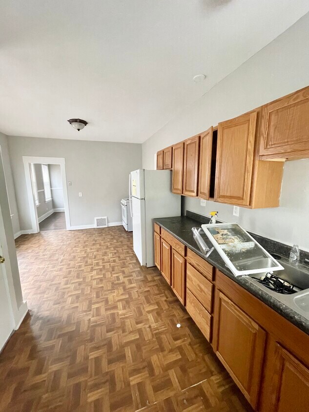 Primary Photo - 205 Blake St
