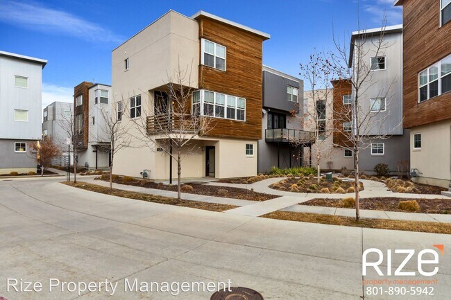 Building Photo - 10359 Roaring Creek Ln
