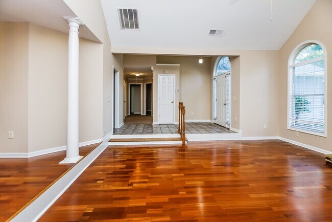 Foto del edificio - 6857 Robinwood Trail