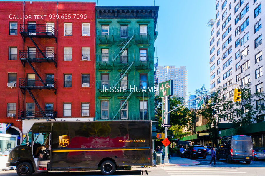 Primary Photo - 1295 Third Ave -1CD