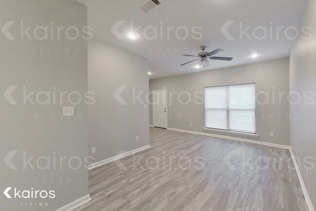Building Photo - 2103 Perry Street Unit A