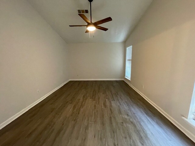 Foto del edificio - 107 Woodridge Dr