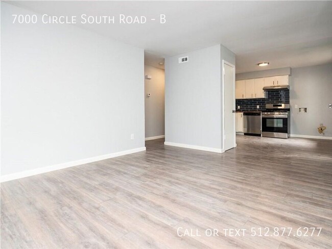 Foto del edificio - 7000 Circle S Rd