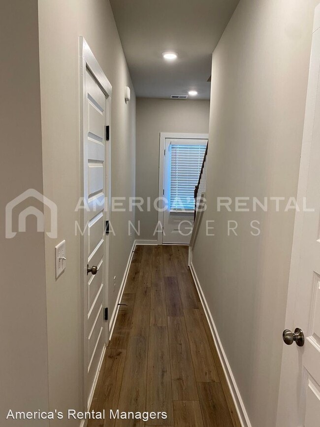 Building Photo - 3 br, 2 bath House - 212 Buckhorn Circle