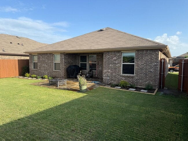 Building Photo - 3331 Hawkins Dr