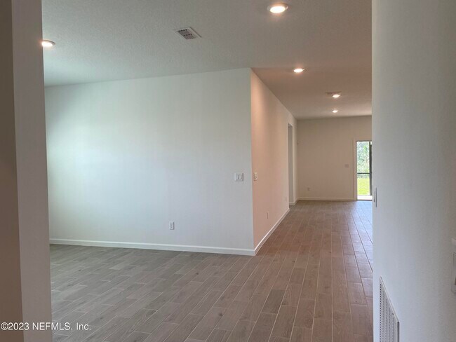 Building Photo - 84770 Fall River Pkwy