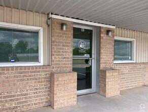 Building Photo - 521 S Access Rd